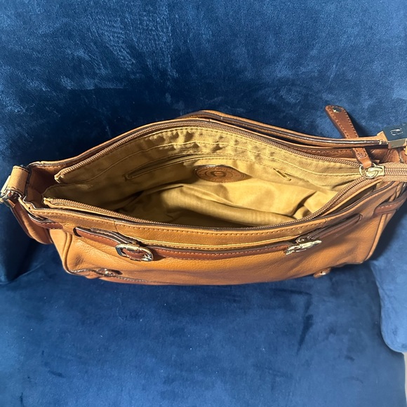 Etienne Aigner shoulder bag - Picture 6 of 6